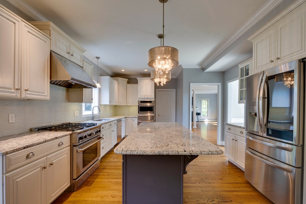 42 Star Road Newton, MA 02465 - Photo 10 of 35