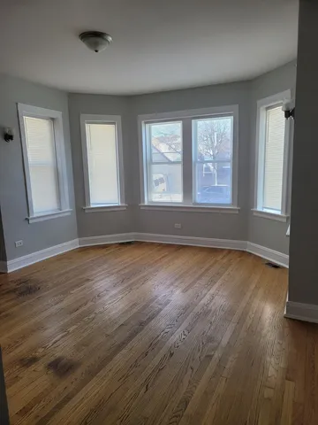 $1,200 | 6652 South Rockwell Street, Unit 1N, Chicago, IL 60629