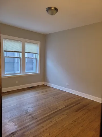 $1,200 | 6652 South Rockwell Street, Unit 1N, Chicago, IL 60629