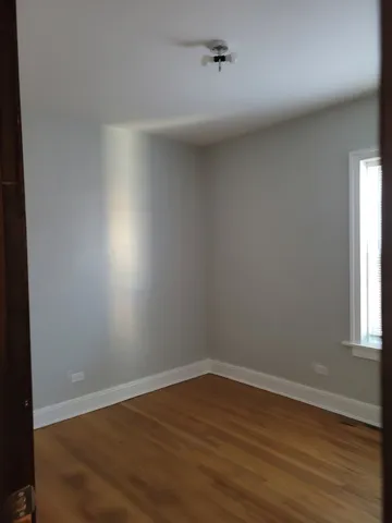 $1,200 | 6652 South Rockwell Street, Unit 1N, Chicago, IL 60629