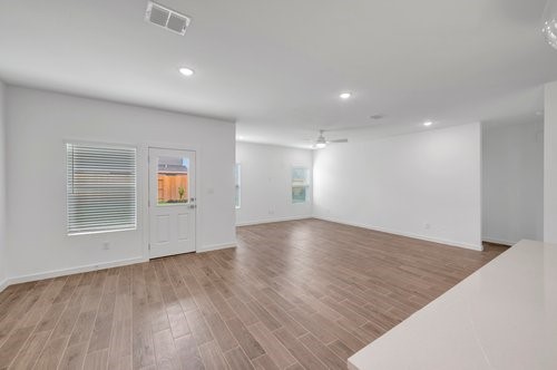 7914 Jasper Mdws Way Angleton, TX 77515 - Photo 14 of 33 View of Breakfast and family room