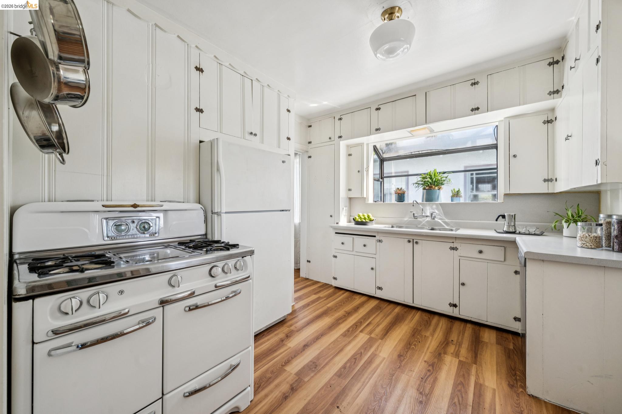 858 Neilson Street Berkeley, CA 94707 - Photo 13 of 38