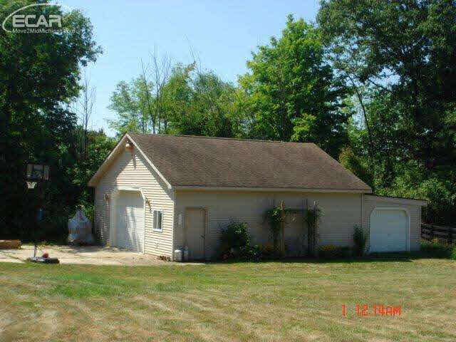 2376 South Oak Road Davison, MI 48423 - Photo 16 of 40 21205296-16.JPG