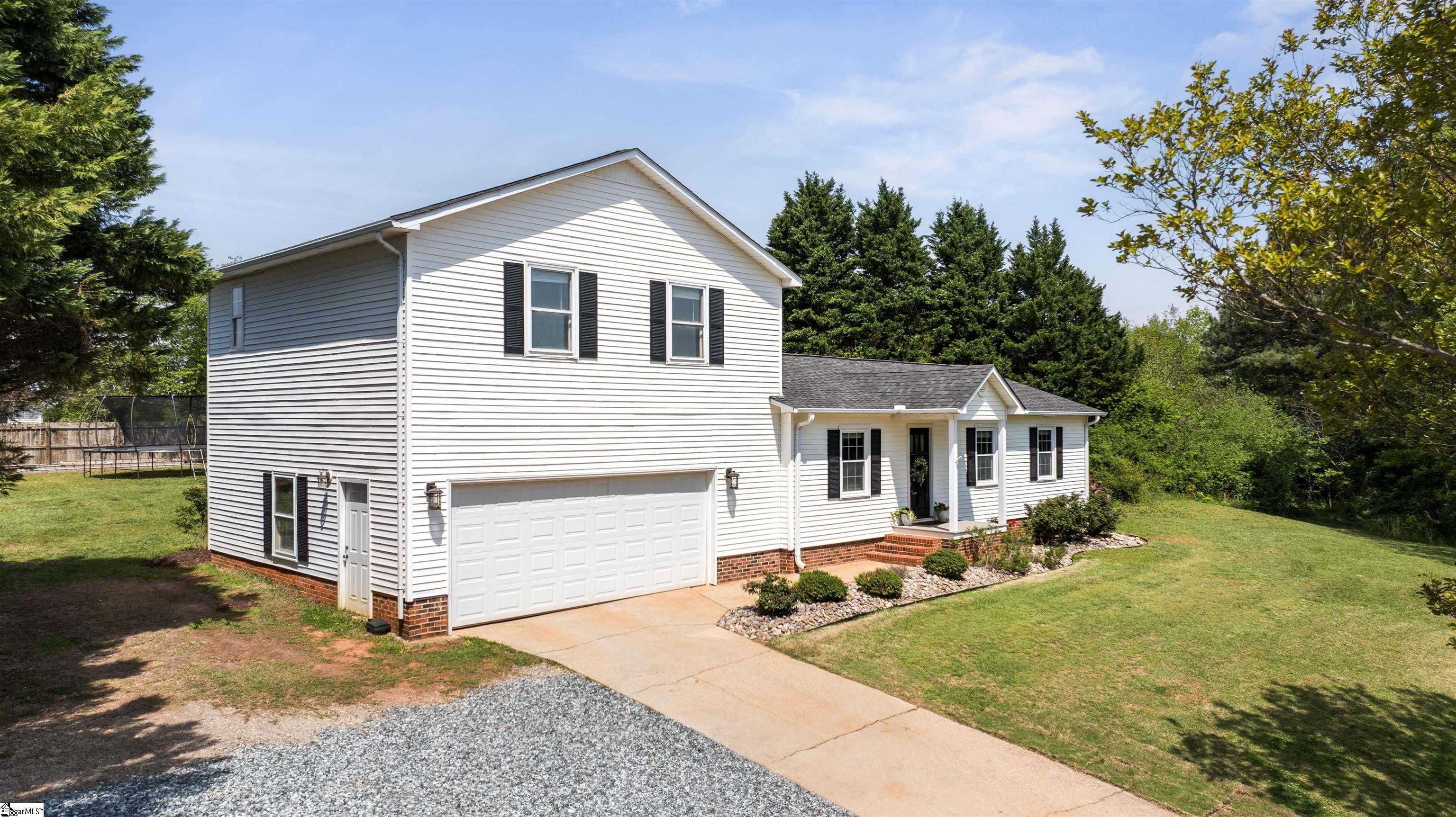 10300 Reidville Road Greer, SC 29651 - Photo 6 of 35