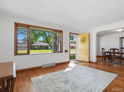 $175,000 | 3631 Park Crest Drive, St. Louis, MO 63125