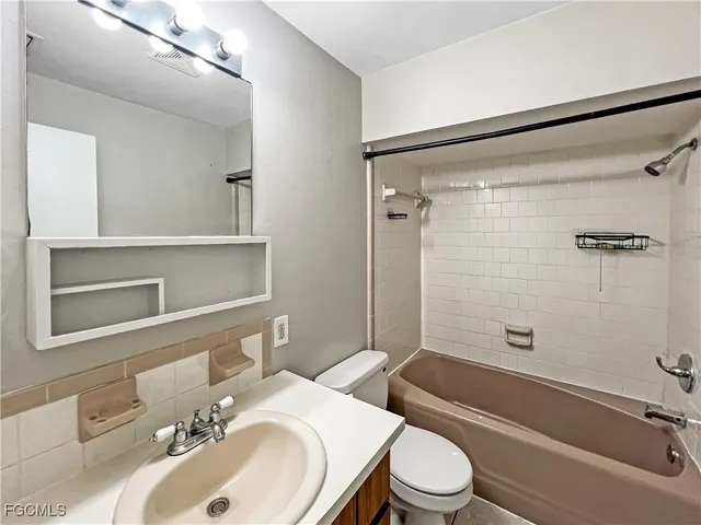 $849 | 13037 First Street, Unit 2, Fort Myers, FL 33905