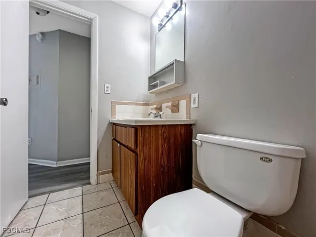 $849 | 13037 First Street, Unit 2, Fort Myers, FL 33905