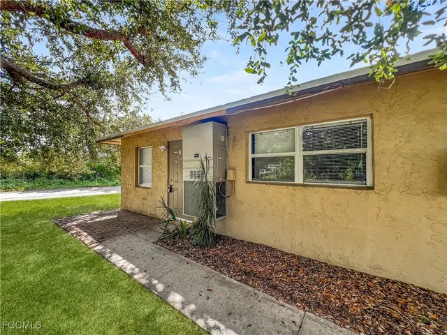 $849 | 13037 First Street, Unit 2, Fort Myers, FL 33905