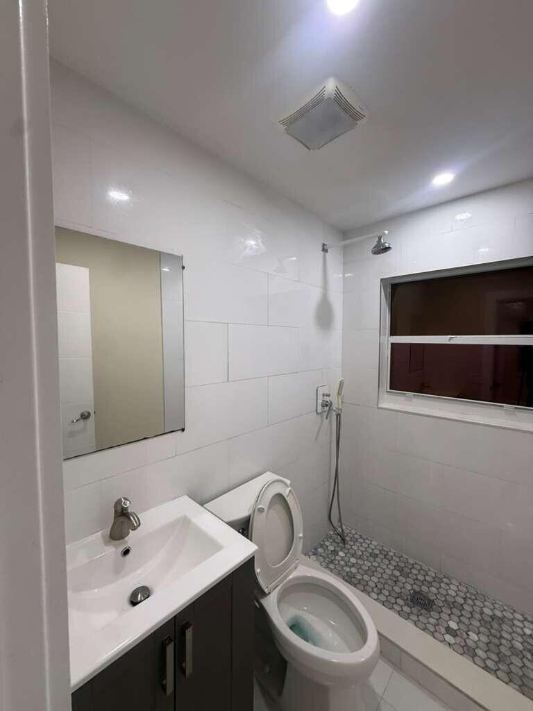 3373 Southwest 7th Street Miami, FL 33135 - Photo 3 of 22 4b88a0f2-ab3c-4921-8cbc-d207d06d0493