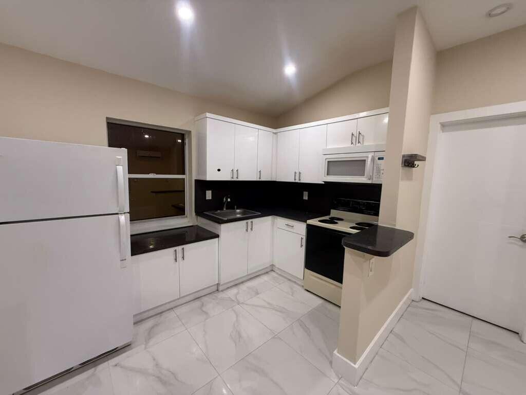 3373 Southwest 7th Street Miami, FL 33135 - Photo 4 of 22 6cd05372-31e9-447e-996d-af32d8518227