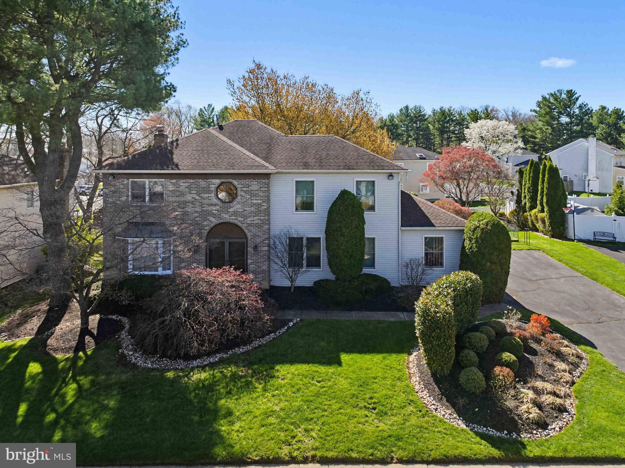 54 Roy Lane Huntingdon Valley, PA 19006 - Photo 1 of 32