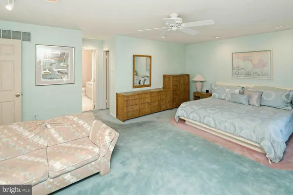 $800,000 | 54 Roy Lane, Huntingdon Valley, PA 19006