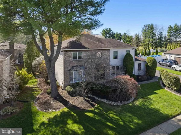 $800,000 | 54 Roy Lane, Huntingdon Valley, PA 19006