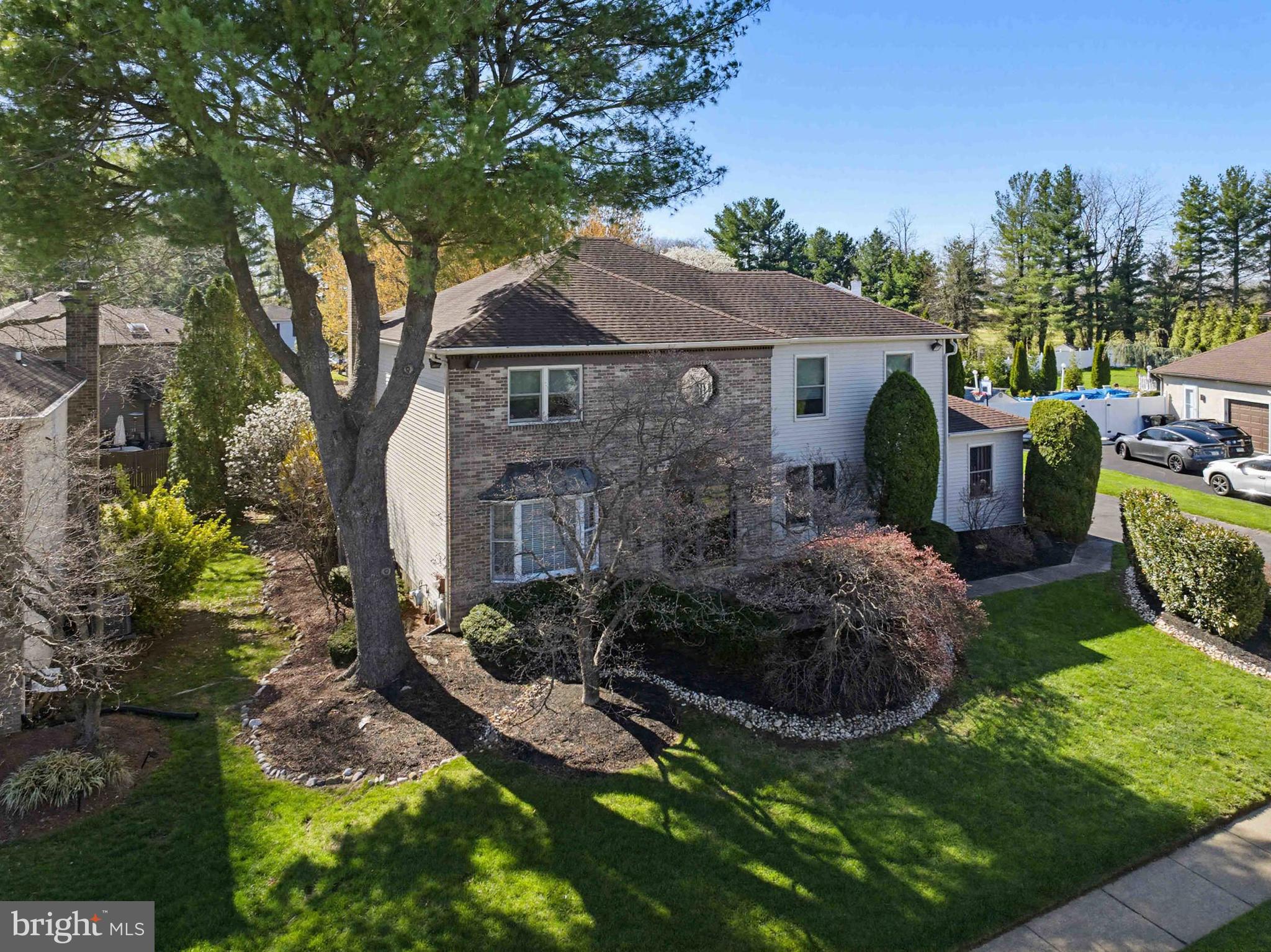 54 Roy Lane Huntingdon Valley, PA 19006 - Photo 2 of 32