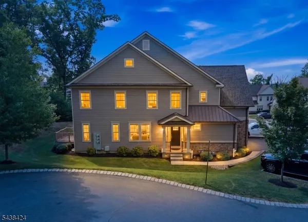 $1,100,000 | 10 Albie Drive, Mountain Lakes, NJ 07046