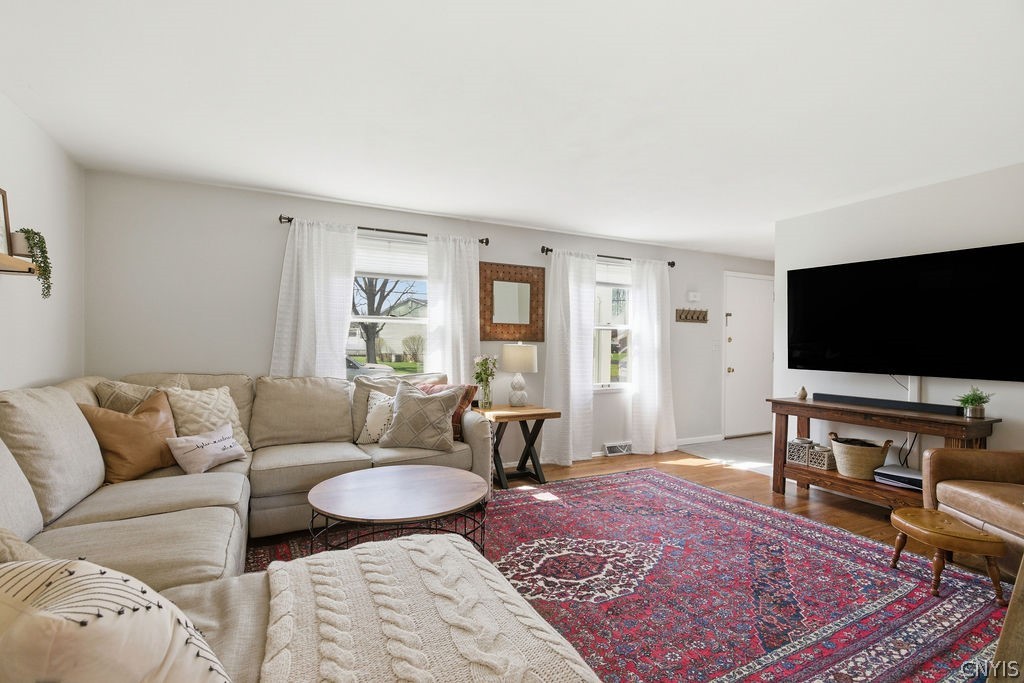 4233 Gemini Path Liverpool, NY 13090 - Photo 3 of 46
