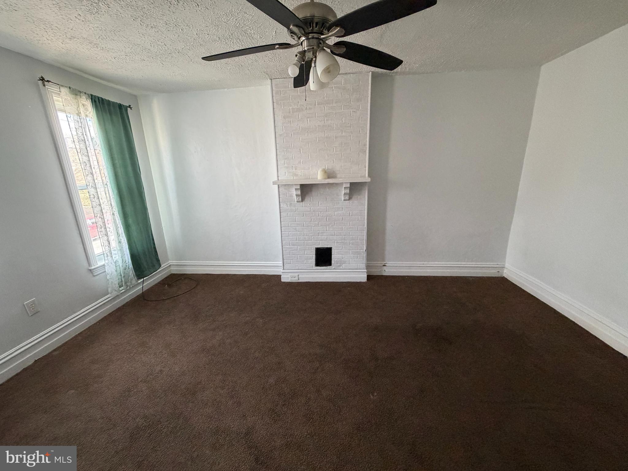230 North 3rd Street Columbia, PA 17512 - Photo 12 of 15 an empty room with windows and closet
