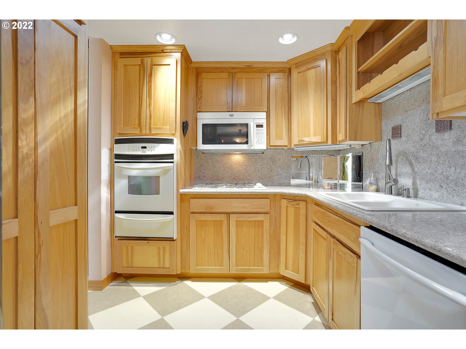 1333 Rainier Road Woodburn, OR 97071 - Photo 14 of 32 Gallery Image 14