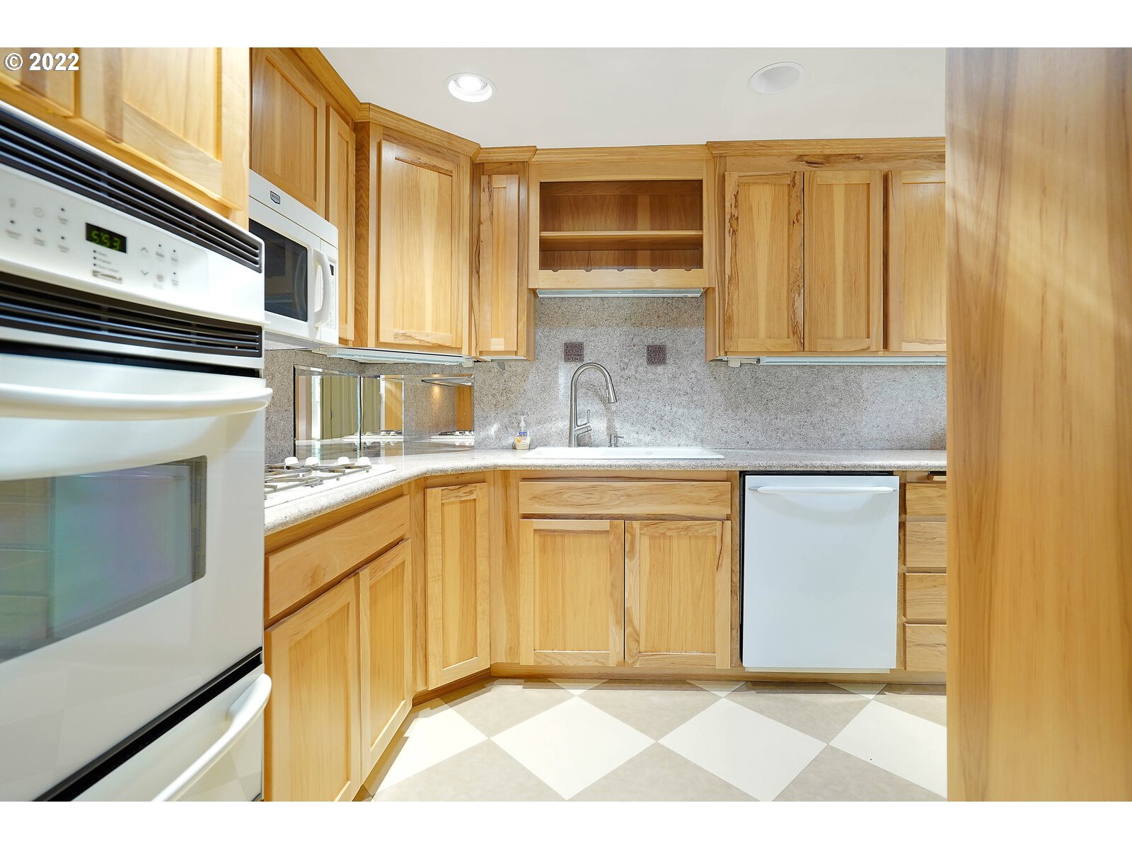 1333 Rainier Road Woodburn, OR 97071 - Photo 16 of 32 Gallery Image 16