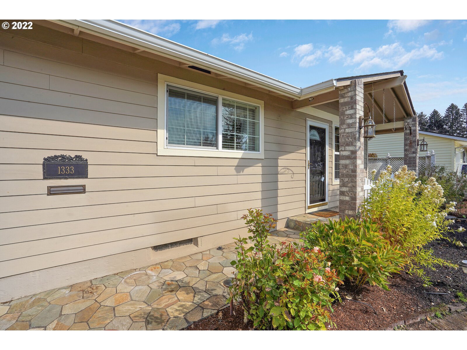 1333 Rainier Road Woodburn, OR 97071 - Photo 5 of 32 Gallery Image 5