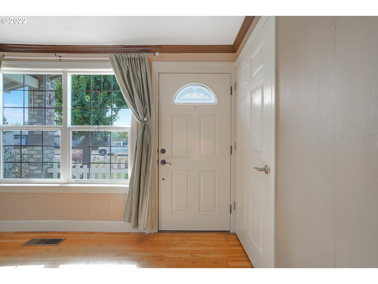 1333 Rainier Road Woodburn, OR 97071 - Photo 6 of 32 Gallery Image 6
