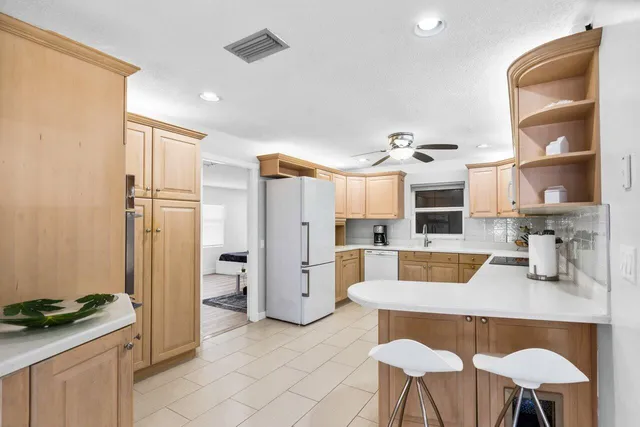 $7,500 | 717 Heron Drive, Delray Beach, FL 33444