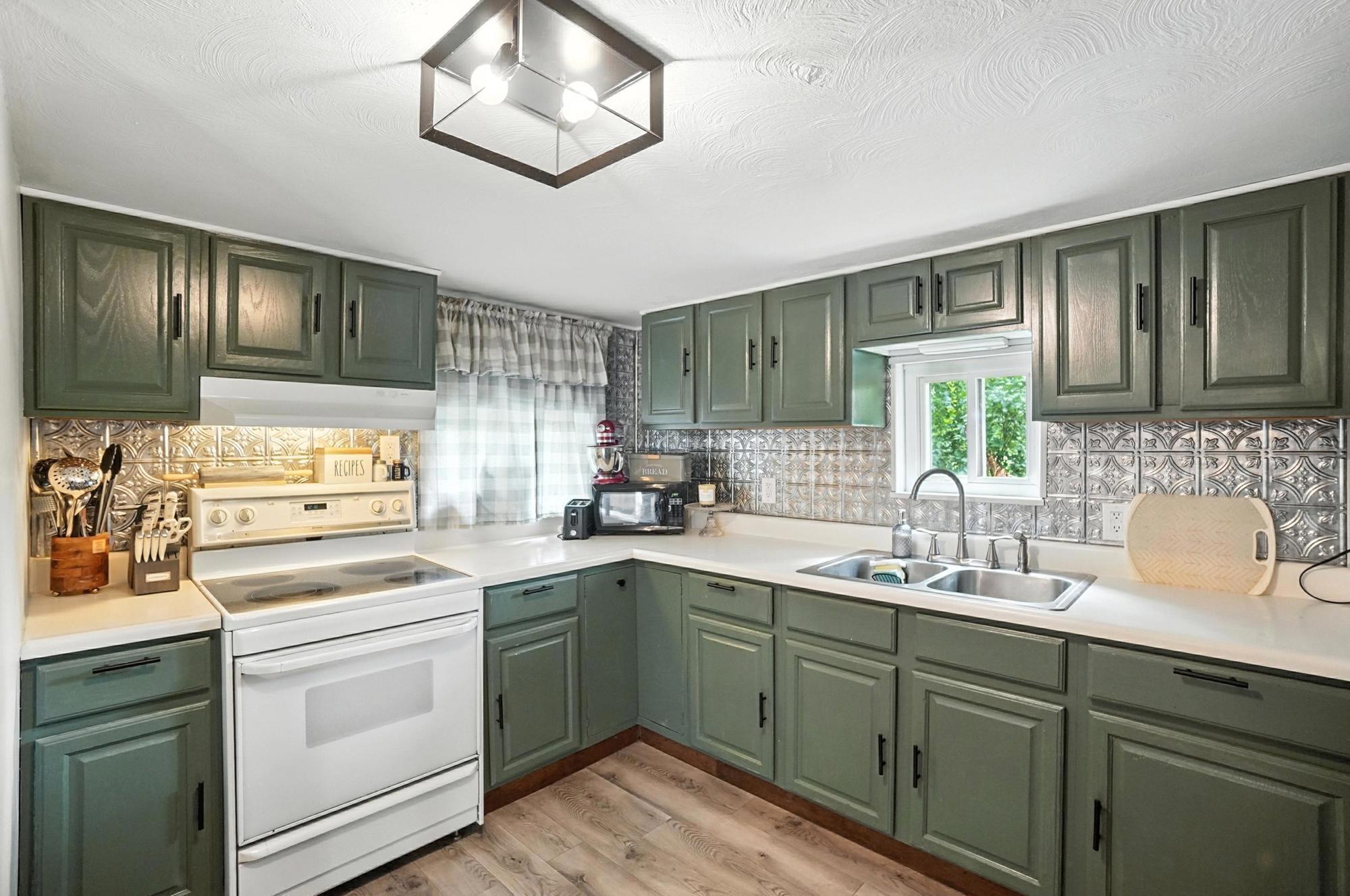 473 West County Line Road Springfield, OH 45502 - Photo 12 of 42