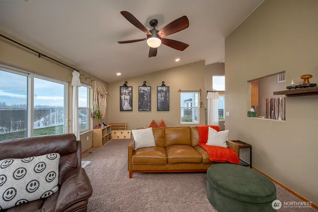 $435,000 | 9584 Naples Street Southeast, Moses Lake, WA 98837