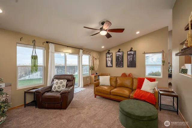 $435,000 | 9584 Naples Street Southeast, Moses Lake, WA 98837