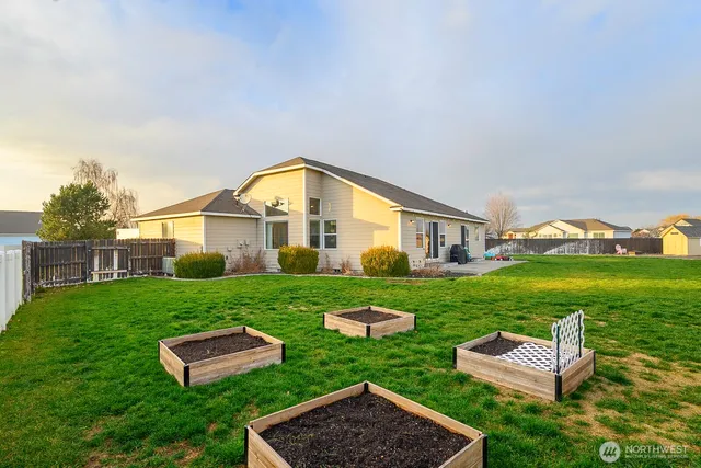 $435,000 | 9584 Naples Street Southeast, Moses Lake, WA 98837