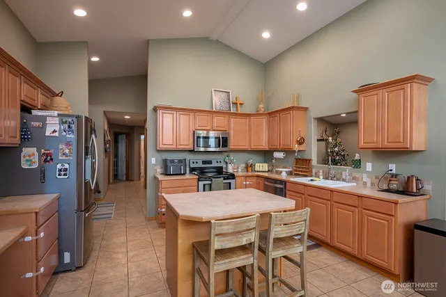 $435,000 | 9584 Naples Street Southeast, Moses Lake, WA 98837
