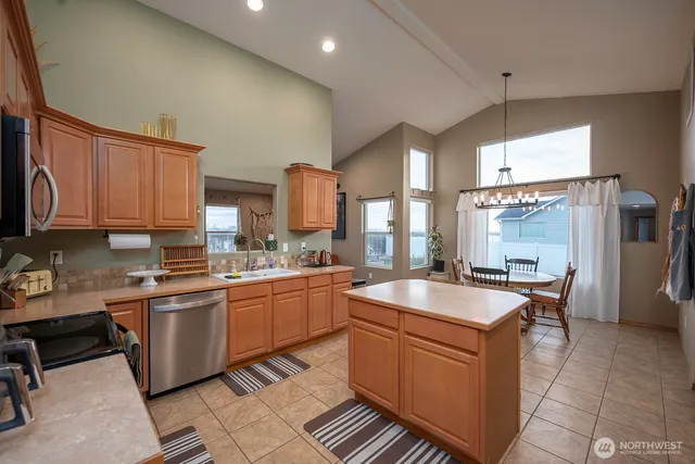 $435,000 | 9584 Naples Street Southeast, Moses Lake, WA 98837