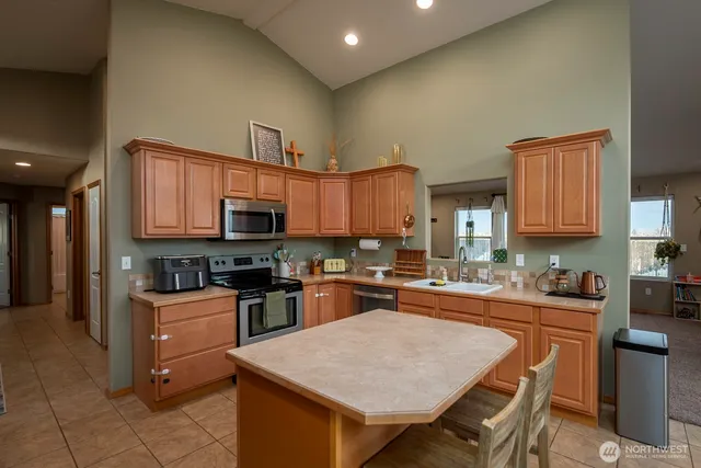 $435,000 | 9584 Naples Street Southeast, Moses Lake, WA 98837