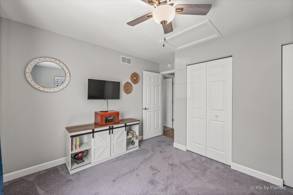 2433 Daybreak Court, Unit 2433 Elgin, IL 60123 - Photo 19 of 37