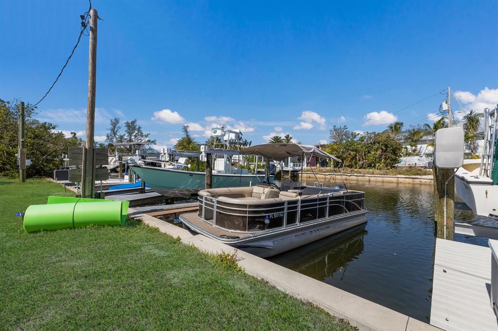 237 85th Street Holmes Beach, FL 34217 - Photo 5 of 42