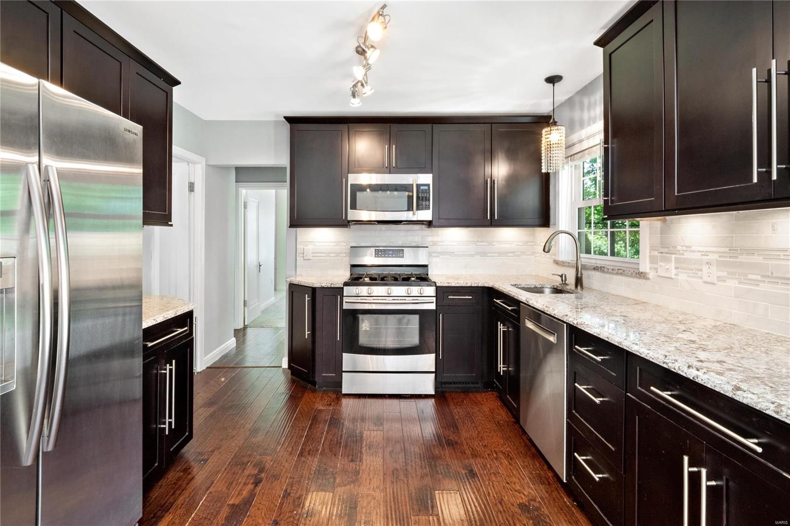 1403 Grant Road St. Louis, MO 63119 - Photo 14 of 26 Gallery Image 14