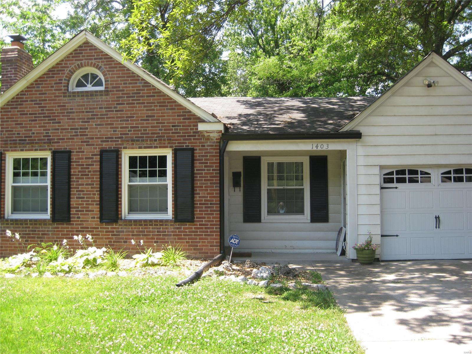 1403 Grant Road St. Louis, MO 63119 - Photo 3 of 26 Gallery Image 3
