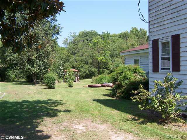 17529 New Baltimore Road Milford, VA 22514 - Photo 3 of 5 Exterior Front