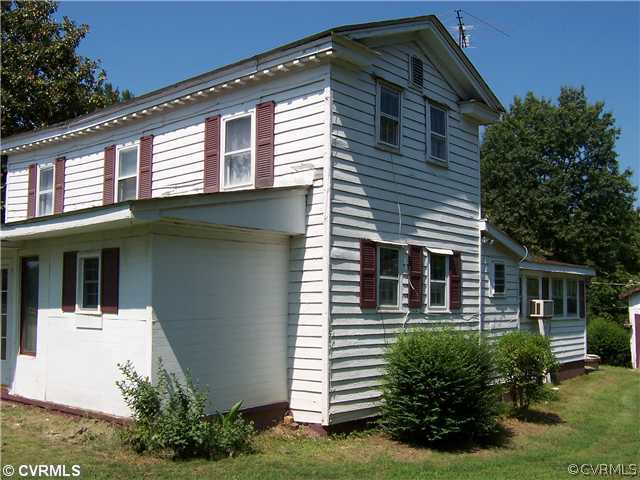 17529 New Baltimore Road Milford, VA 22514 - Photo 4 of 5 Exterior Front