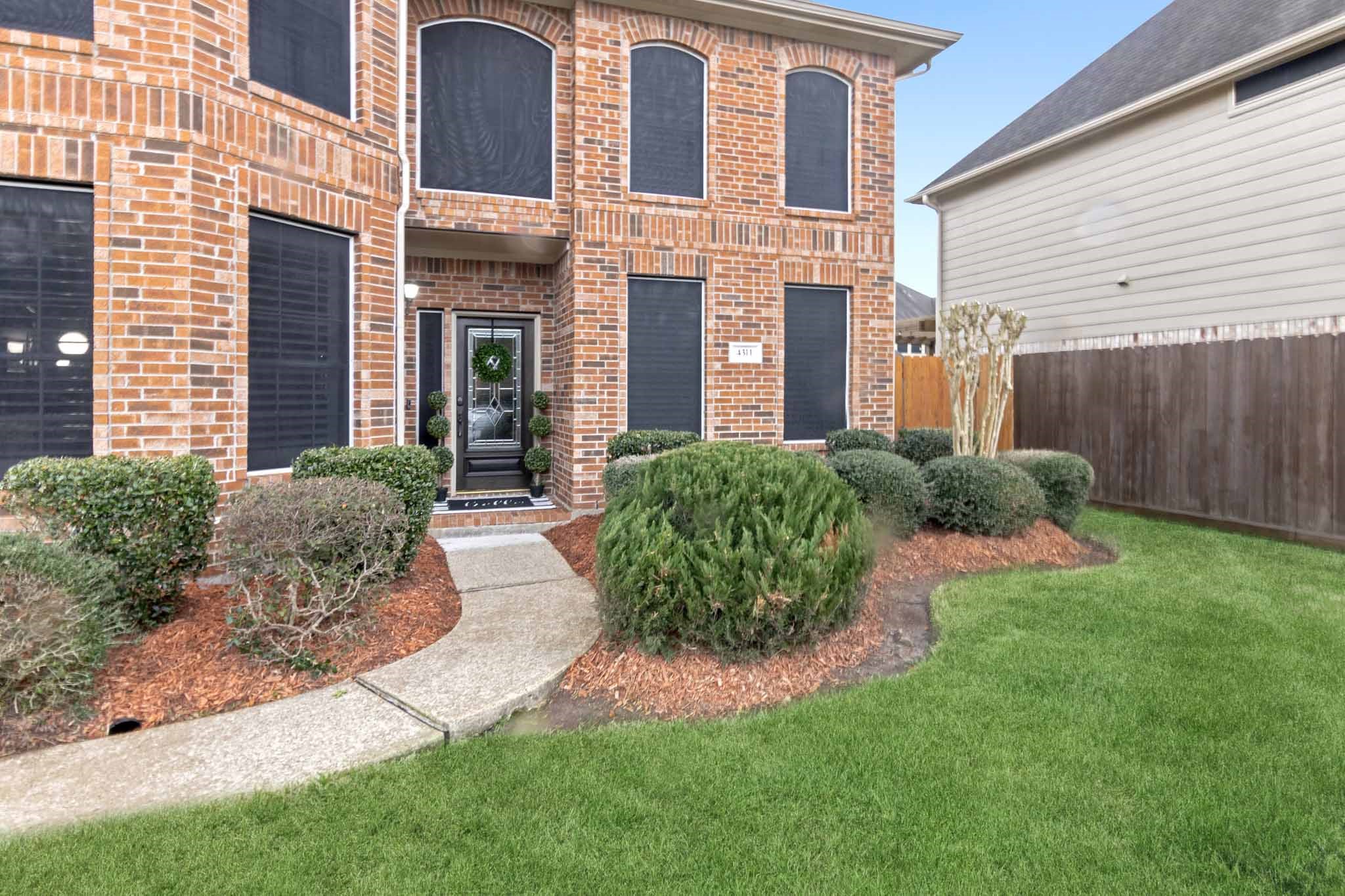 4311 Green Tree Court Pasadena, TX 77505 - Photo 6 of 49 Main front door entrance.