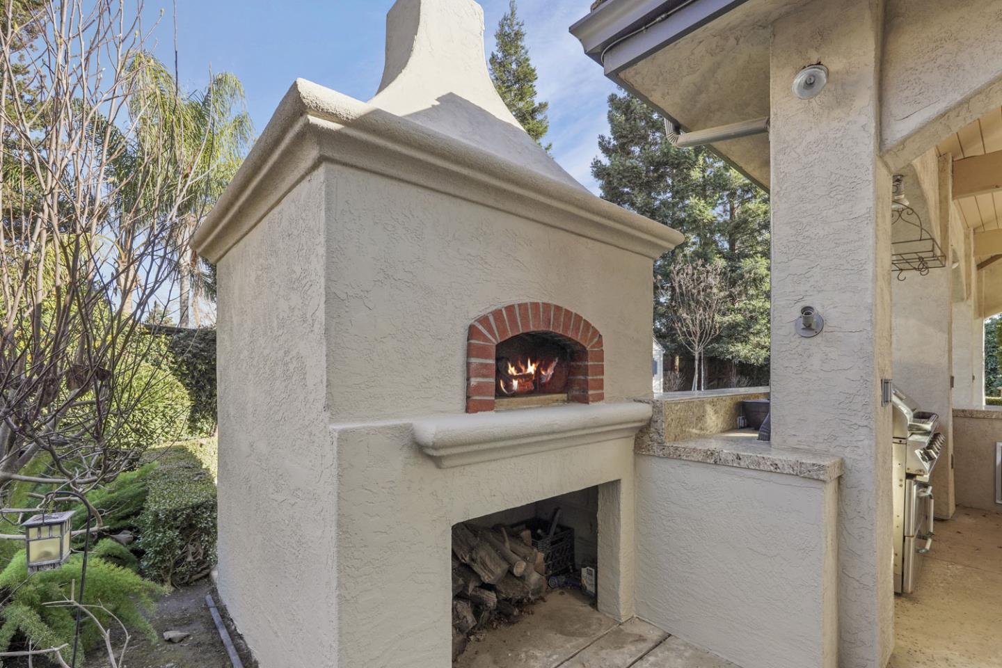 1636 Timberlake Circle Lodi, CA 95242 - Photo 37 of 44 a small building with a canopy over it