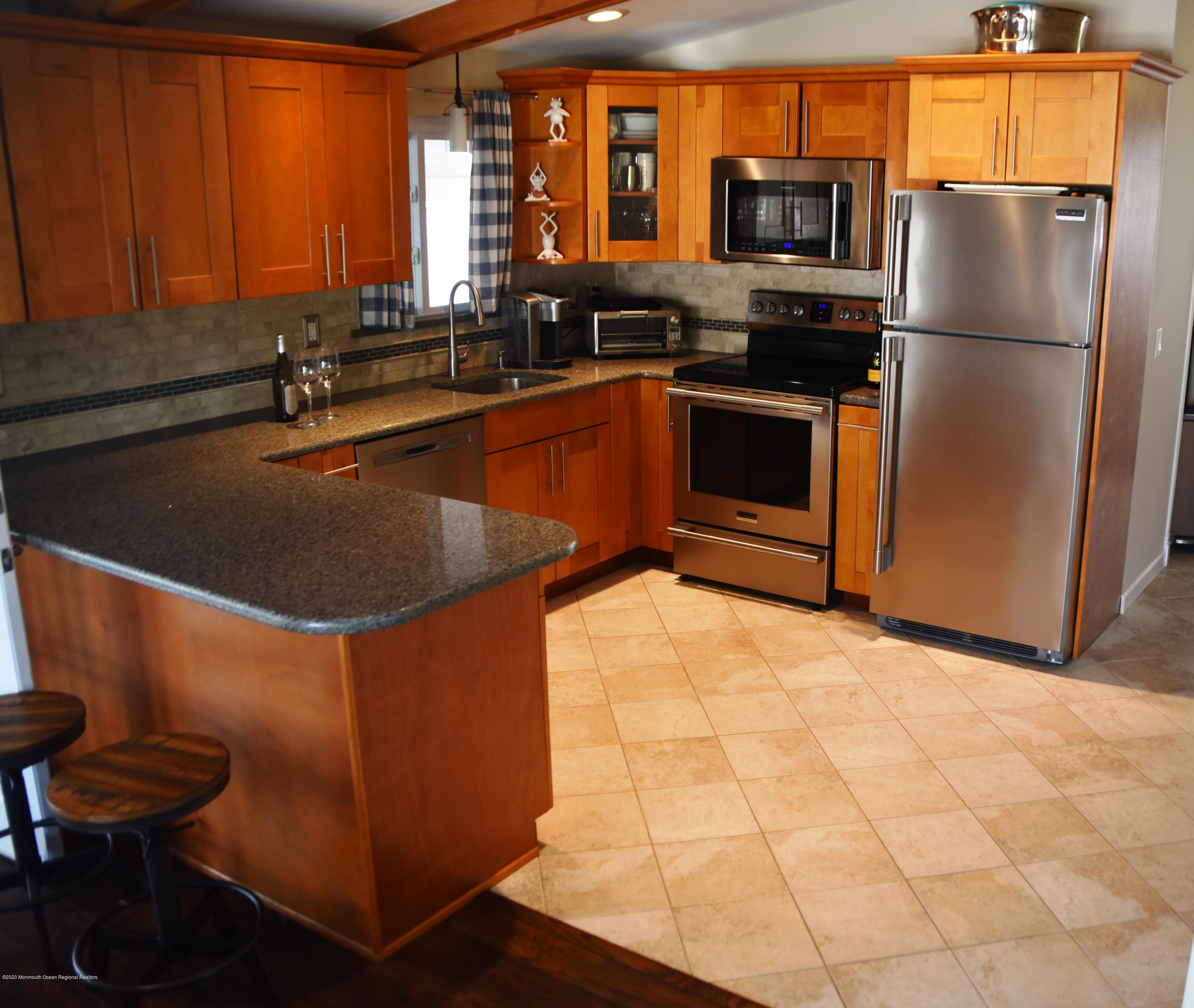 37 Pilot Road Toms River, NJ 08753 - Photo 7 of 23 37 Pilot 045