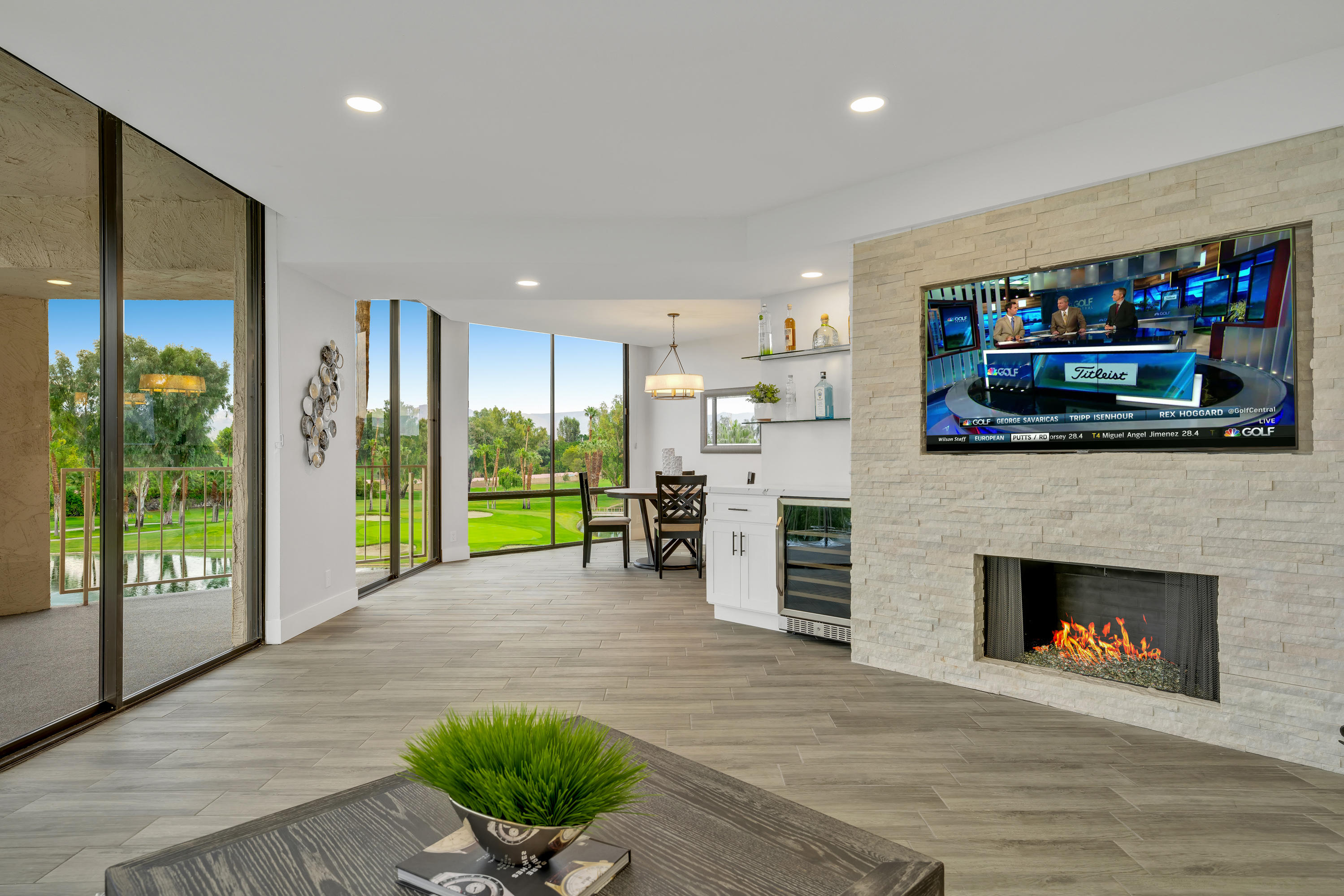 910 Island Drive, Unit 406 Rancho Mirage, CA 92270 - Photo 13 of 42 Photo-24