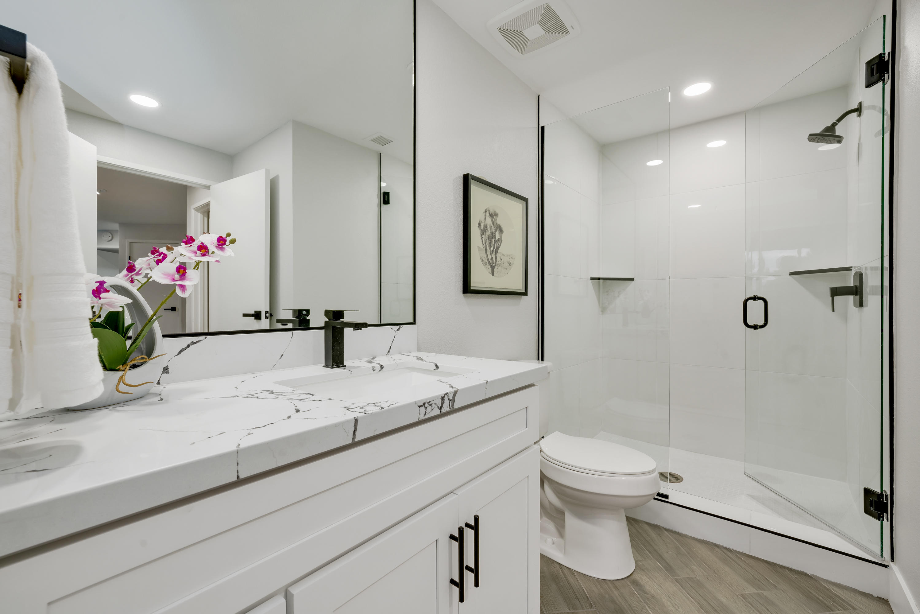 910 Island Drive, Unit 406 Rancho Mirage, CA 92270 - Photo 29 of 42 Photo-35