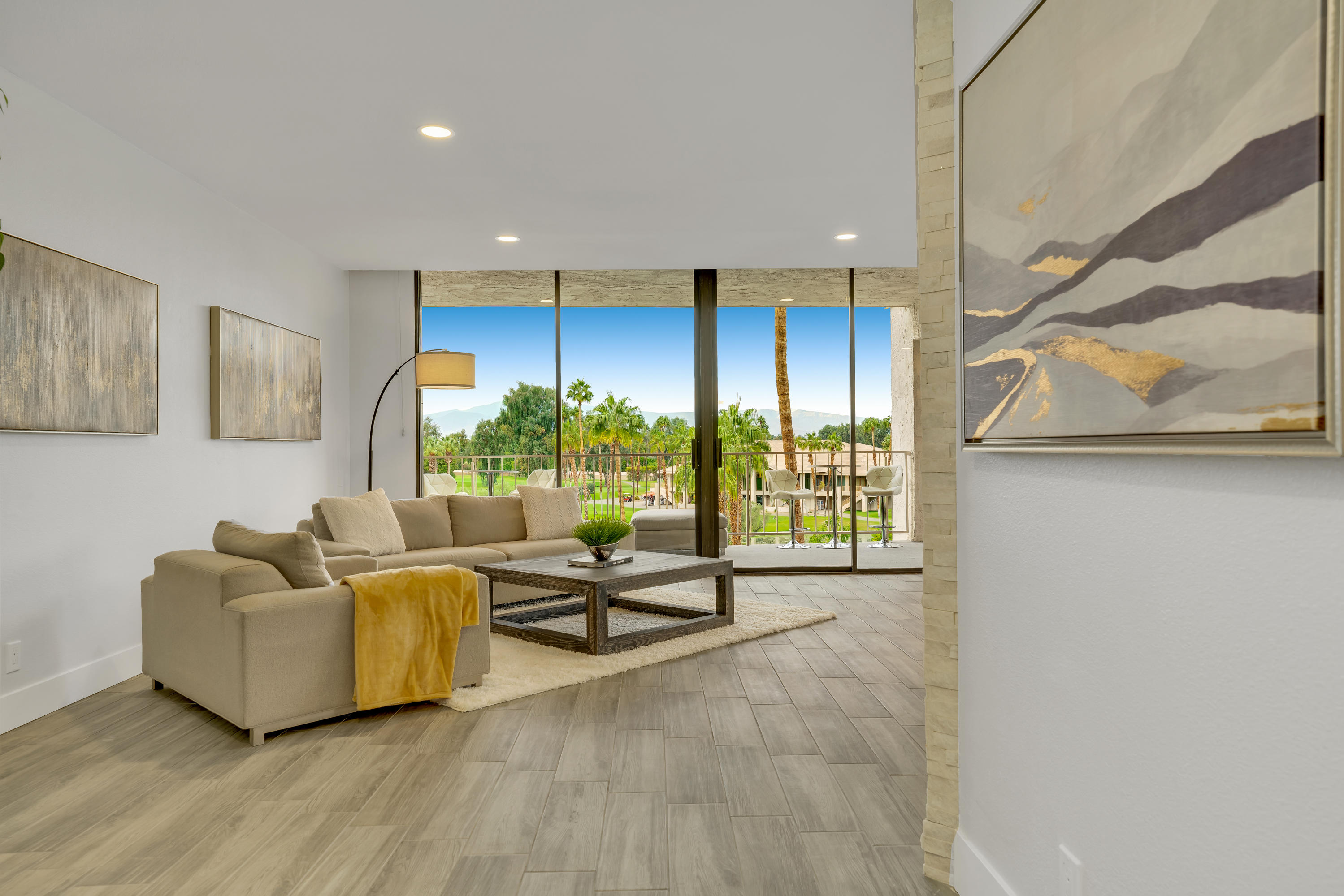 910 Island Drive, Unit 406 Rancho Mirage, CA 92270 - Photo 5 of 42 Photo-16