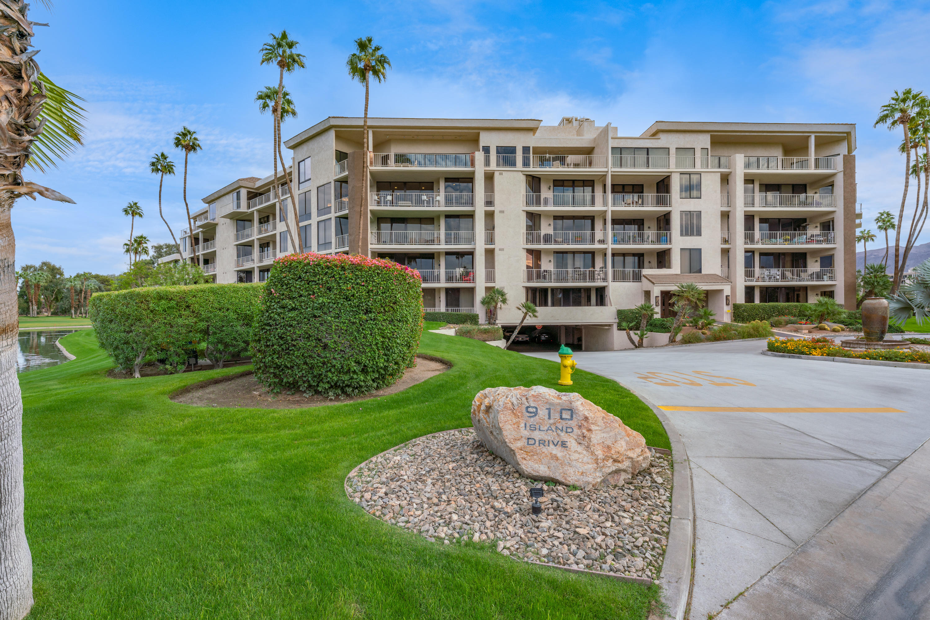 910 Island Drive, Unit 406 Rancho Mirage, CA 92270 - Photo 41 of 42 Photo-1