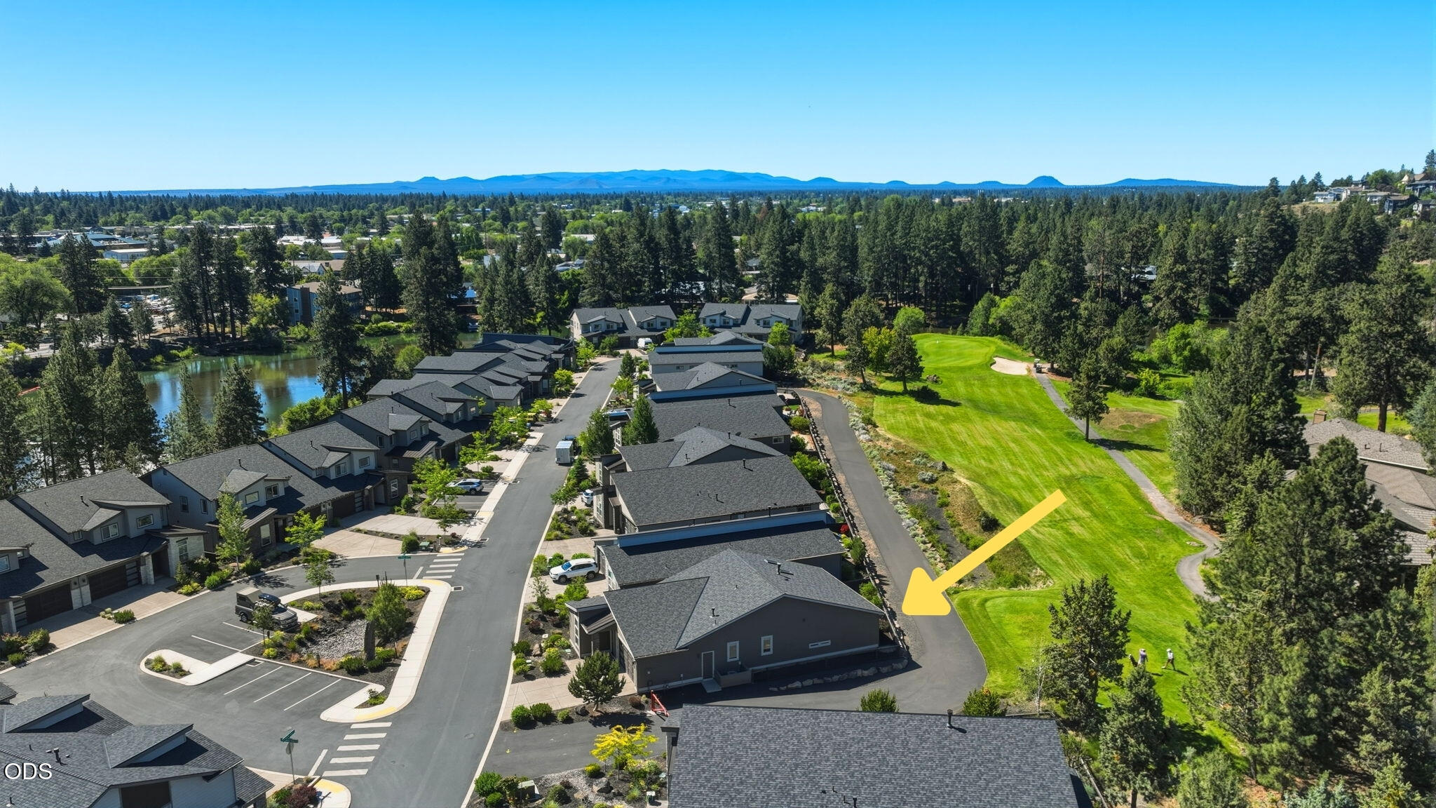 2627 Northwest Rippling River Court Bend, OR 97703 - Photo 5 of 48