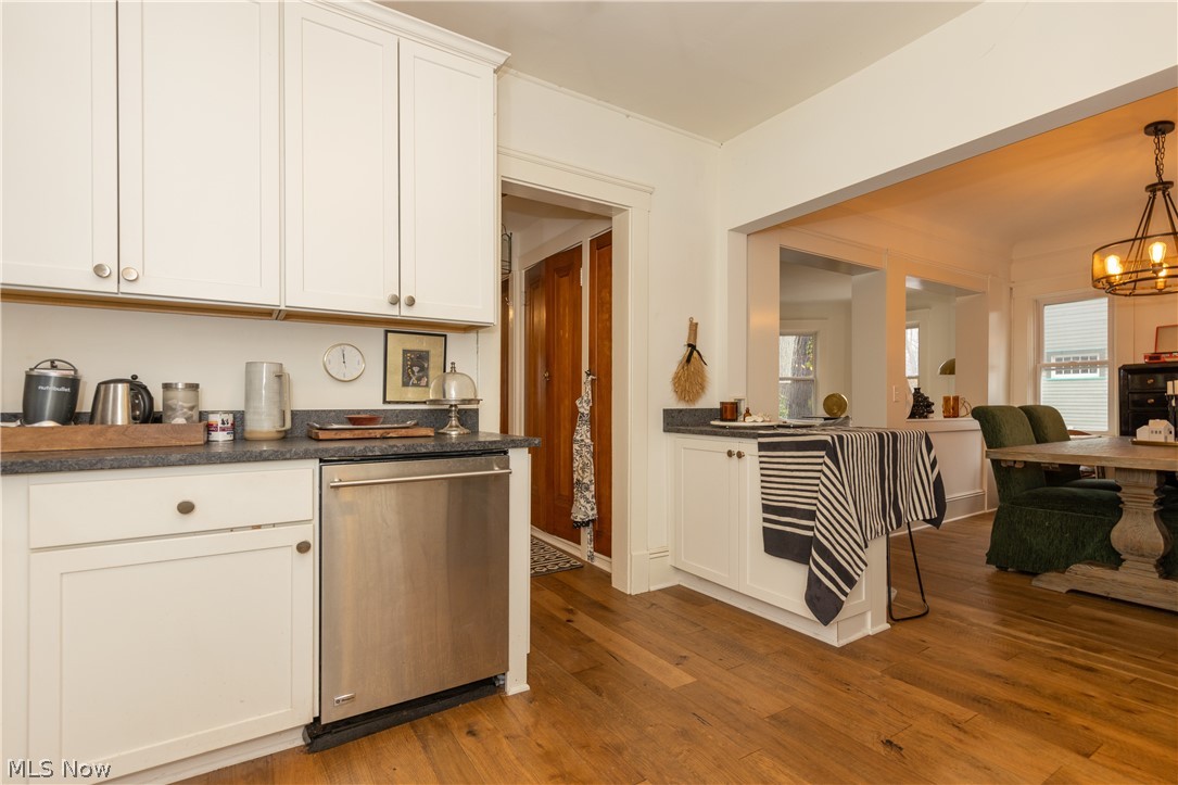 2922 Somerton Road Cleveland, OH 44118 - Photo 13 of 32