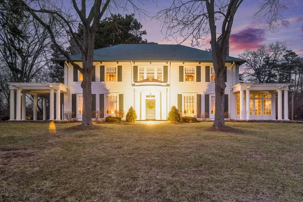 $4,350,000 | 3215 West Dobson Place, Ann Arbor, MI 48105