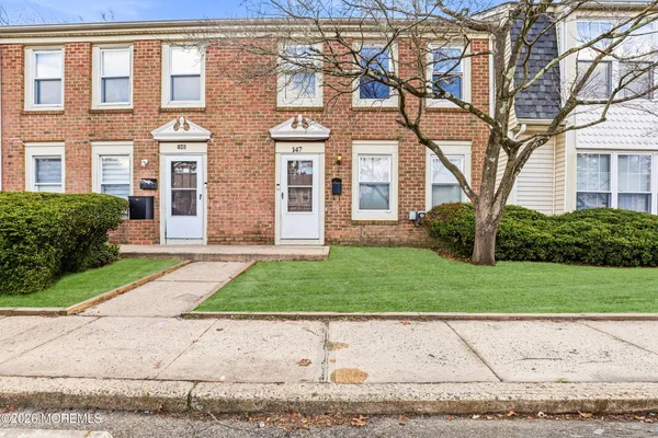 $489,000 | 147 Stratford Place, Unit 5, Lakewood, NJ 08701